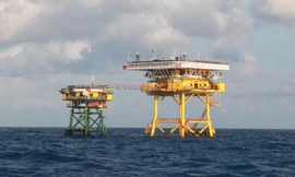 Xúc động giây phút giao lưu với cán bộ, chiến sỹ Nhà giàn DK1/8