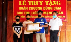 Truy tặng Huân chương Dũng cảm cho nam sinh lớp 7 quên mình cứu người