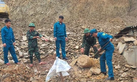 Đào móng nhà phát hiện quả bom khủng còn nguyên kíp nổ