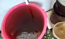Người dân bất an vì nước sinh hoạt đục ngầu, có mùi tanh