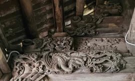 Chiêm ngưỡng linh vật Rồng được khắc tinh xảo ở đình làng được cho là đẹp nhất xứ Nghệ