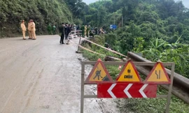 Xe cẩu mất lái rơi xuống vực, một cán bộ điện lực tử vong