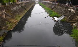 Được đầu tư cả trăm tỷ đồng, dòng kênh huyết mạch nội đô Vinh vẫn là điểm đen ô nhiễm