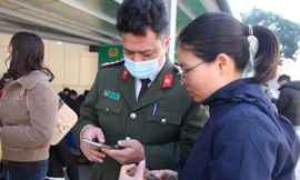 Nghệ An: Hàng nghìn người làm hộ chiếu đầu năm