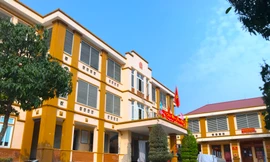 Chủ tịch xã báo cáo gì vụ trụ sở ủy ban khang trang bị đập để sửa, quay hướng?