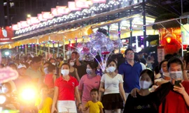 Phố đêm Cao Thắng náo nhiệt sau hơn 1 năm tạm dừng vì dịch bệnh