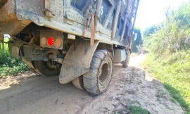 Đường cứu nạn 200 tỷ đồng vẫn ngổn ngang sau 10 năm thi công