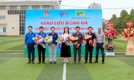 Tỉnh đoàn Nghệ An, báo Tiền Phong tiếp nhận 394 triệu đồng ủng hộ xây dựng cầu dân sinh