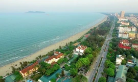 Sẽ di dời hàng trăm ki-ốt chắn lối xuống bãi tắm, nâng tầm biển Cửa Lò