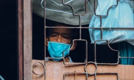 Rớt nước mắt 'xóm chạy thận' những ngày dịch COVID-19 bùng phát