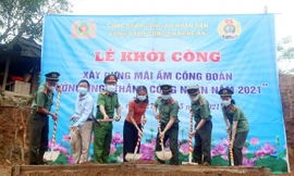 Công an tỉnh Nghệ An trao phòng ở cho học sinh vùng biên giới