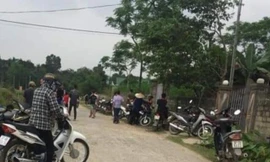 Đi học về, con bàng hoàng phát hiện bố mẹ tử vong