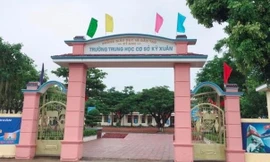 Buộc thôi việc Phó hiệu trưởng nhiều tháng không đi làm 