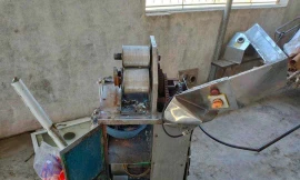 Bé gái 4 tuổi bị máy ép nước mía cán nát bàn tay