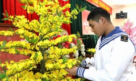 Ấm áp quà Tết từ đất liền gửi đảo xa