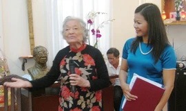 83 tuổi vẫn ‘say’ đứng lớp