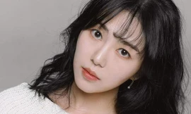 Hai tháng sau khi lộ chuyện làm “trà xanh”, nữ idol ồn ào nhất K-Pop lại khoe bạn trai mới