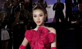 Chọn trang phục rực rỡ, Hoa hậu Đỗ Thị Hà khoe được ưu điểm mà bao người ao ước