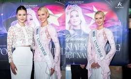 ‘Miss Universe 2024’ Victoria Kjær Theilvig hóa thiếu nữ Việt Nam dịu dàng trong tà áo bà ba