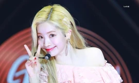 Dahyun (TWICE) lại gây choáng với làn da khó tin: Da trắng như đậu hũ là có thật