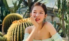 Vì sao nữ idol này đã 22 tuổi mà mặc áo hở vai vẫn bị netizen chê “quá hở hang”?