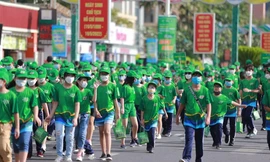Ngày hội đi bộ Milo tại Nha Trang thu hút gần 10.000 học sinh và phụ huynh
