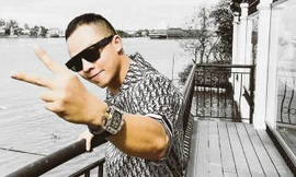 ‘Ông bầu’ giàu có của Ngọc Trinh nói gì khi bị tố đeo đồng hồ nhái?