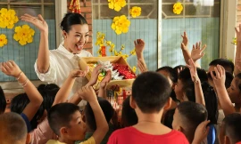 Chuyến xe Kinh Đô trao Tết ý nghĩa đến hơn 1.000 em nhỏ kém may mắn