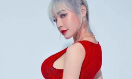 'Hot girl ngực khủng' Elly Trần công khai loạt tin nhắn chất vấn chồng Tây cực 'sốc'