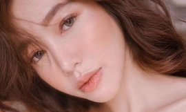 'Mỹ nhân ngực khủng' Elly Trần lại gây 'sốc' khi bật khóc nức nở lúc nửa đêm