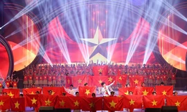 Bất ngờ với độ hoành tráng của đại nhạc hội “We Are The Future” cộp mác học sinh Đoàn Thị Điểm