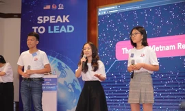 Vượt qua thất bại, Gen Z nỗ lực tìm đường ra biển lớn từ các cuộc thi hùng biện tiếng Anh