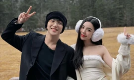 Không ngại ngần gì nữa, B Trần và Quỳnh Kool cực ngọt ngào ở nơi đông người
