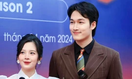 Đình Tú phản ứng ra sao khi vướng tin đồn hẹn hò bạn diễn Ngọc Huyền?