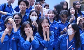 Ghé thăm trường THPT Tùng Thiện - “Làng Xì Trum” của những niềm vui lấp lánh