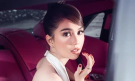 Sau màn lộ vòng 1 xập xệ, Ngọc Trinh lấy lại phong độ bằng bộ ảnh siêu gợi cảm