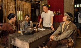 "Đèn Âm Hồn" sụt doanh thu vì đạo diễn đi vào vết xe đổ giống Trấn Thành?