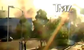 Khoảnh khắc xe chở Paul Walker nổ tung sau cú đâm