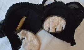 Phát hiện hàng chục áo ngực chứa “vật thể lạ”