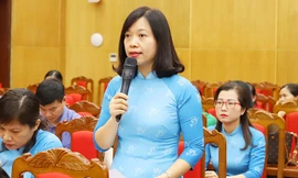 Bí thư Tỉnh ủy Bắc Giang tiếp xúc, đối thoại với cử tri nữ về bình đẳng giới