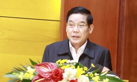 Bí thư Tỉnh ủy Bắc Giang Nguyễn Văn Gấu phát biểu tại buổi gặp mặt.