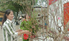 Phạm nhân ở Trại tạm giam Công an tỉnh Bắc Giang vui vẻ đón Tết.