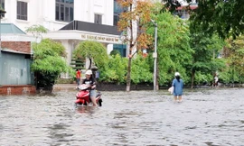 Một số điểm phường Bắc Giang bị ngập sâu khi trời mưa to. Ảnh: Nguyễn Thắng