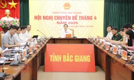 UBND tỉnh Bắc Giang họp chuyên đề tháng tháng 4. Ảnh: Nguyễn Thắng