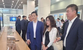 Lãnh đạo tỉnh Bắc Ninh thăm nhà máy của Tập đoàn Victory Giant Technology tại Trung Quốc