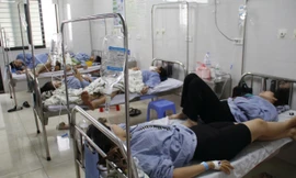 Công nhân Công ty Trách nhiệm hữu hạn Shinsung Vina nhập viện điều trị sau bữa liên hoan ngày 20/10.