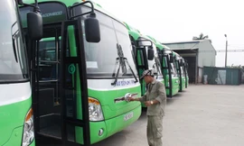 Tấn thấy dàn xe buýt CNG đầu tiên tại Hà Nội sắp lăn bánh 