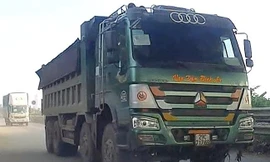 Cận cảnh xe hổ vồ quần đảo QL1 những ngày Hà Nội giãn cách