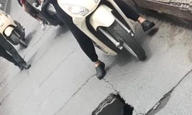 Mặt cầu Long Biên bị thủng: Lãnh đạo công ty quản lý cầu nói gì?