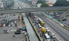 Cận cảnh 2 cầu vượt thép Mai Dịch lỡ tiến độ gây ùn tắc giao thông dịp cuối năm 2023